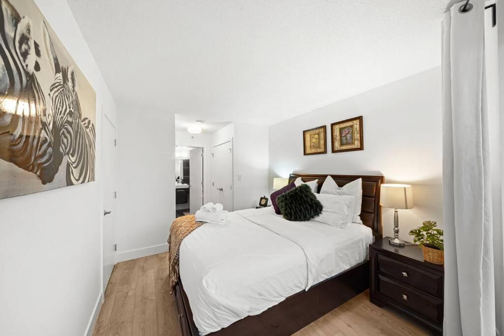 Water View Condo In Downtown Ванкувър Екстериор снимка